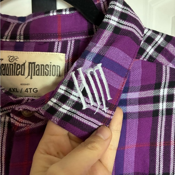 Cakeworthy NWOT Haunted Mansion Hitchhiking Ghost Plaid Button Up Shirt  4X - Picture 6 of 11